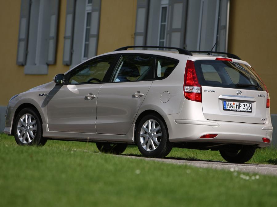  Hyundai i30 CW Blue Drive 2010 года  (фото 19 из 21)